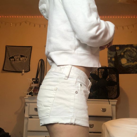 American Eagle Short Shorts (NWOT) - Picture 2 of 5